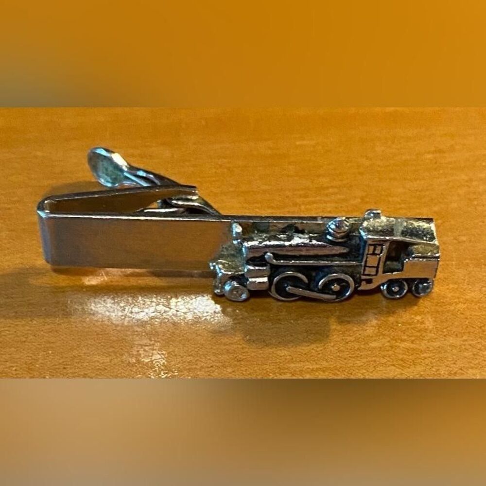 Swank Silver Tone Train Tie Clip Bar Men's Locomotive Railroad 1.5 Inch Jewelry